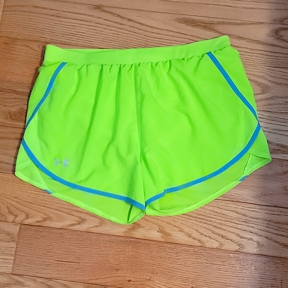 UNDER ARMOUR women's shorts size Large - Picture 1 of 2